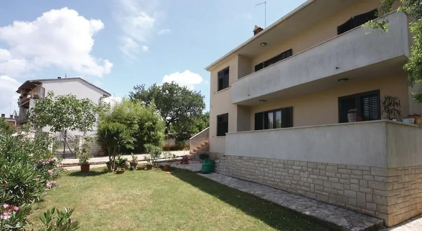 Apartment In Pula/Istrien 10864 Veruda