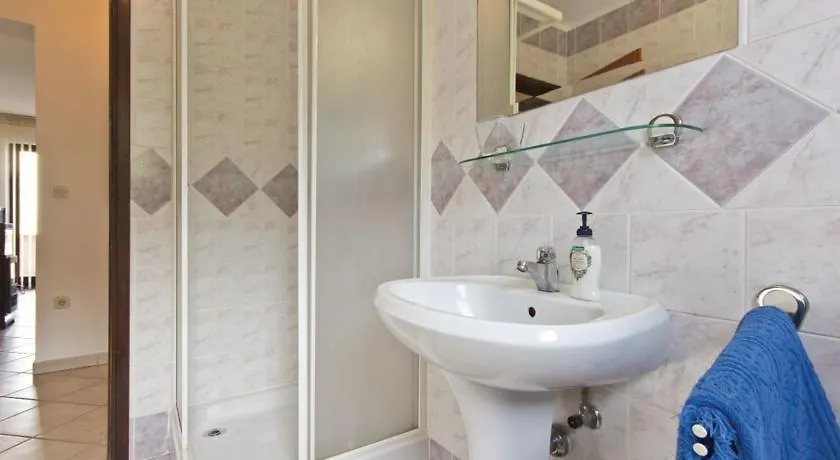 Apartment In Pula/Istrien 10864 Veruda