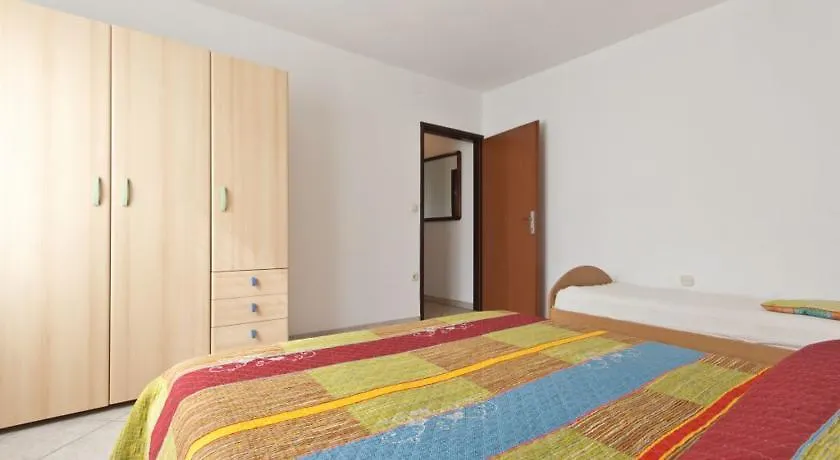 Apartment In Pula/Istrien 10864 Veruda