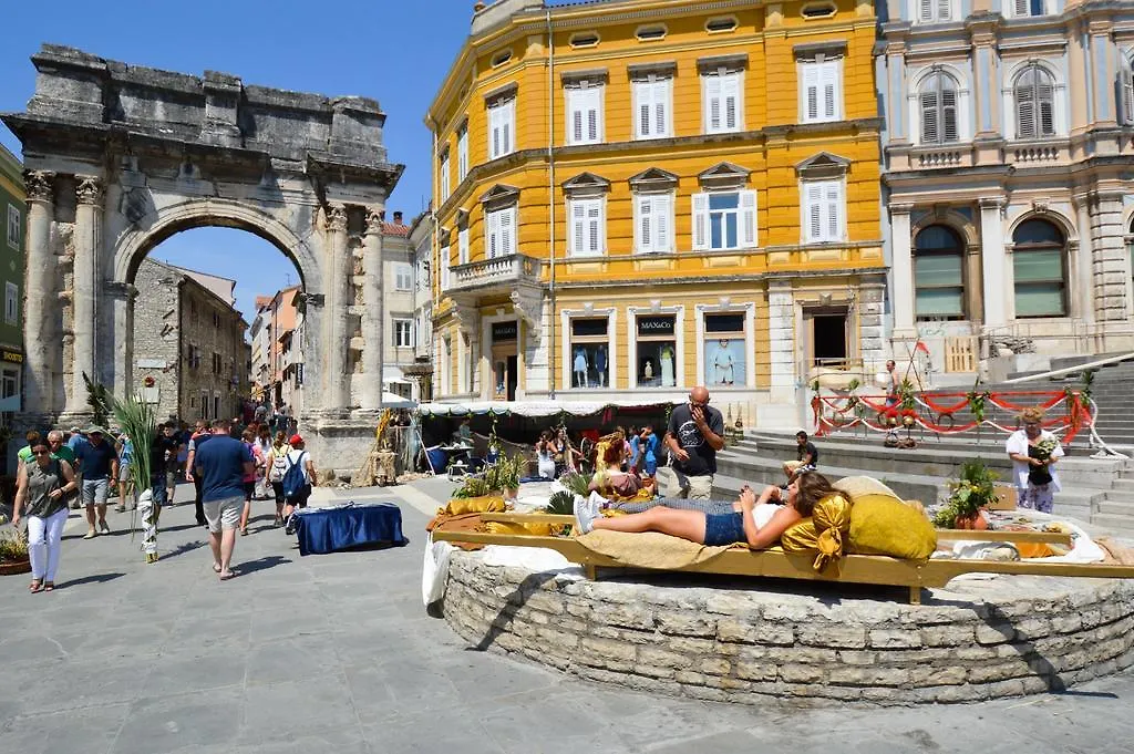 Apartment In Pula/Istrien 10864 Veruda Croatia