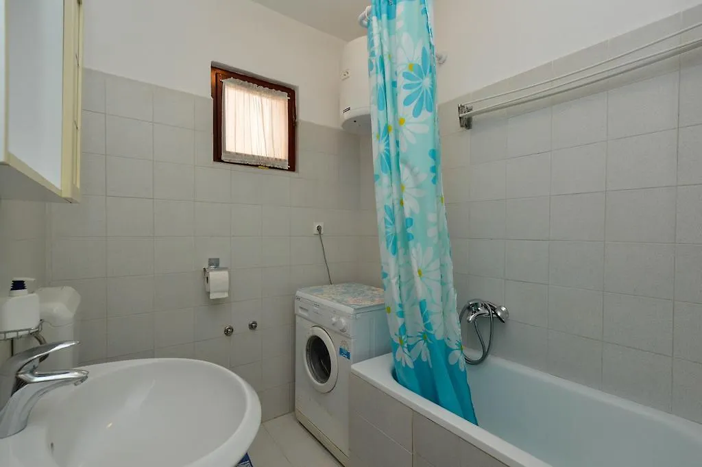 Apartment In Pula/Istrien 10864 Veruda
